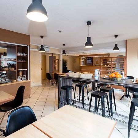 Hotel First רודז מראה חיצוני תמונה