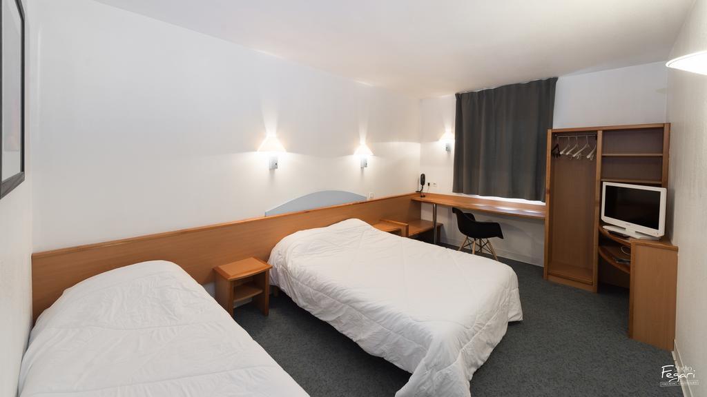 Hotel First רודז חדר תמונה