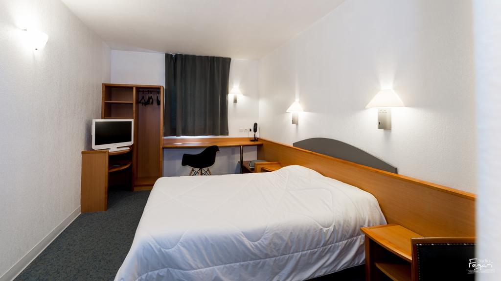 Hotel First רודז חדר תמונה