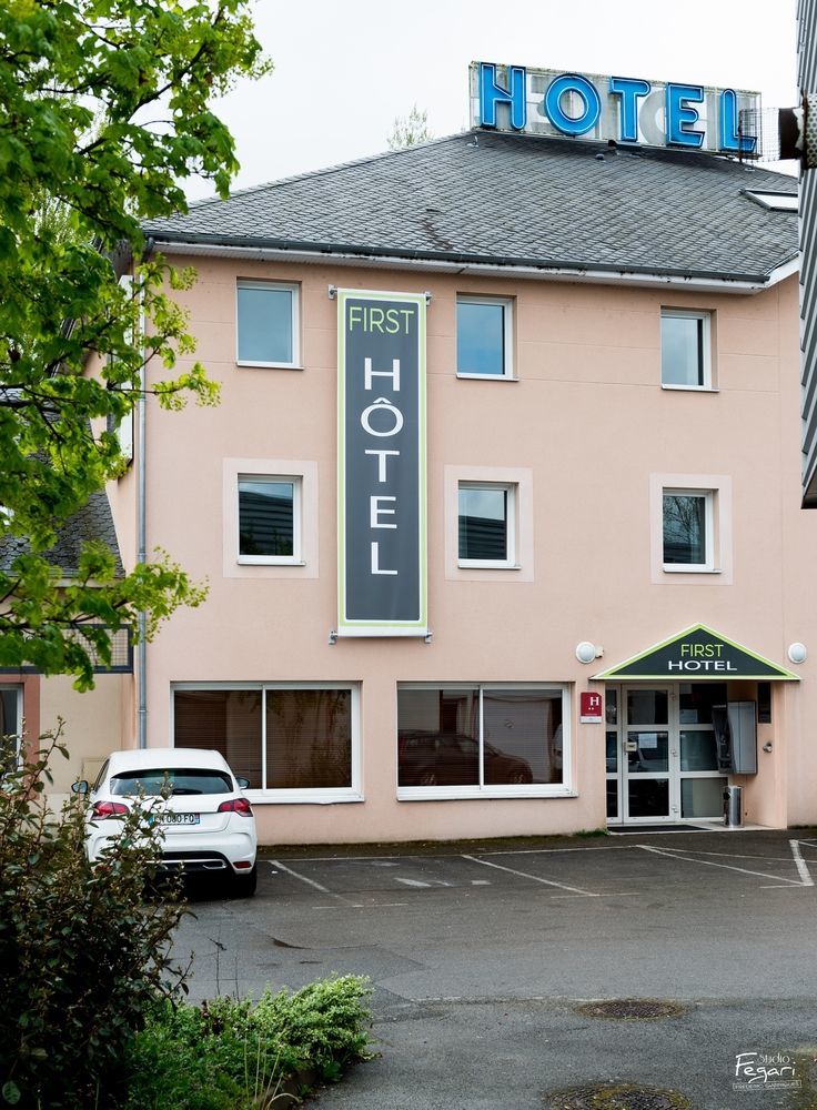 Hotel First רודז מראה חיצוני תמונה