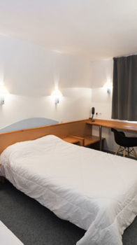 Hotel First רודז מראה חיצוני תמונה