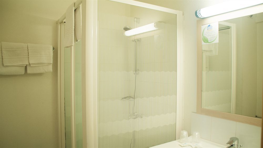 Hotel First רודז מראה חיצוני תמונה